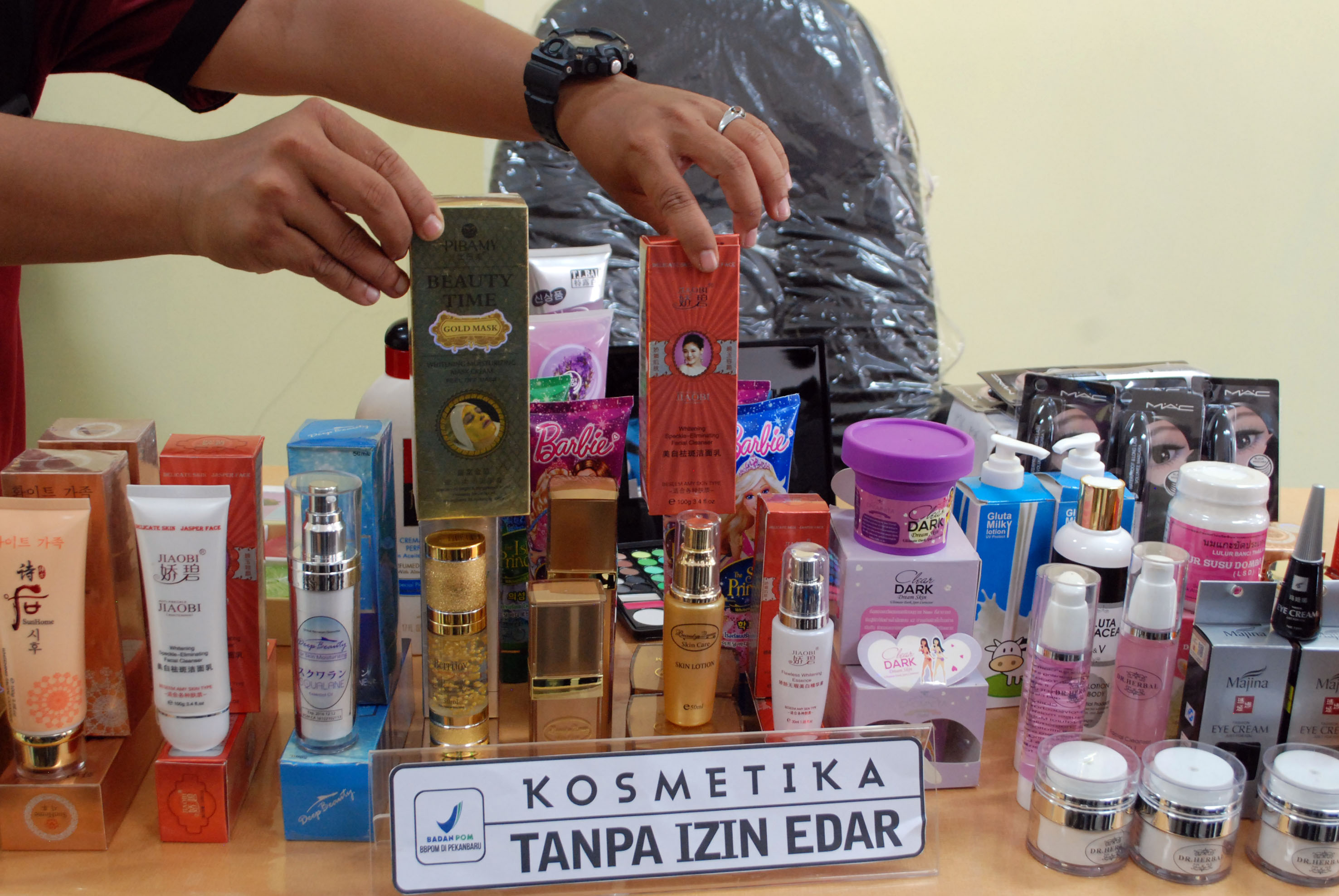 farmasi-dalam-industri-kosmetik-mengungkap 